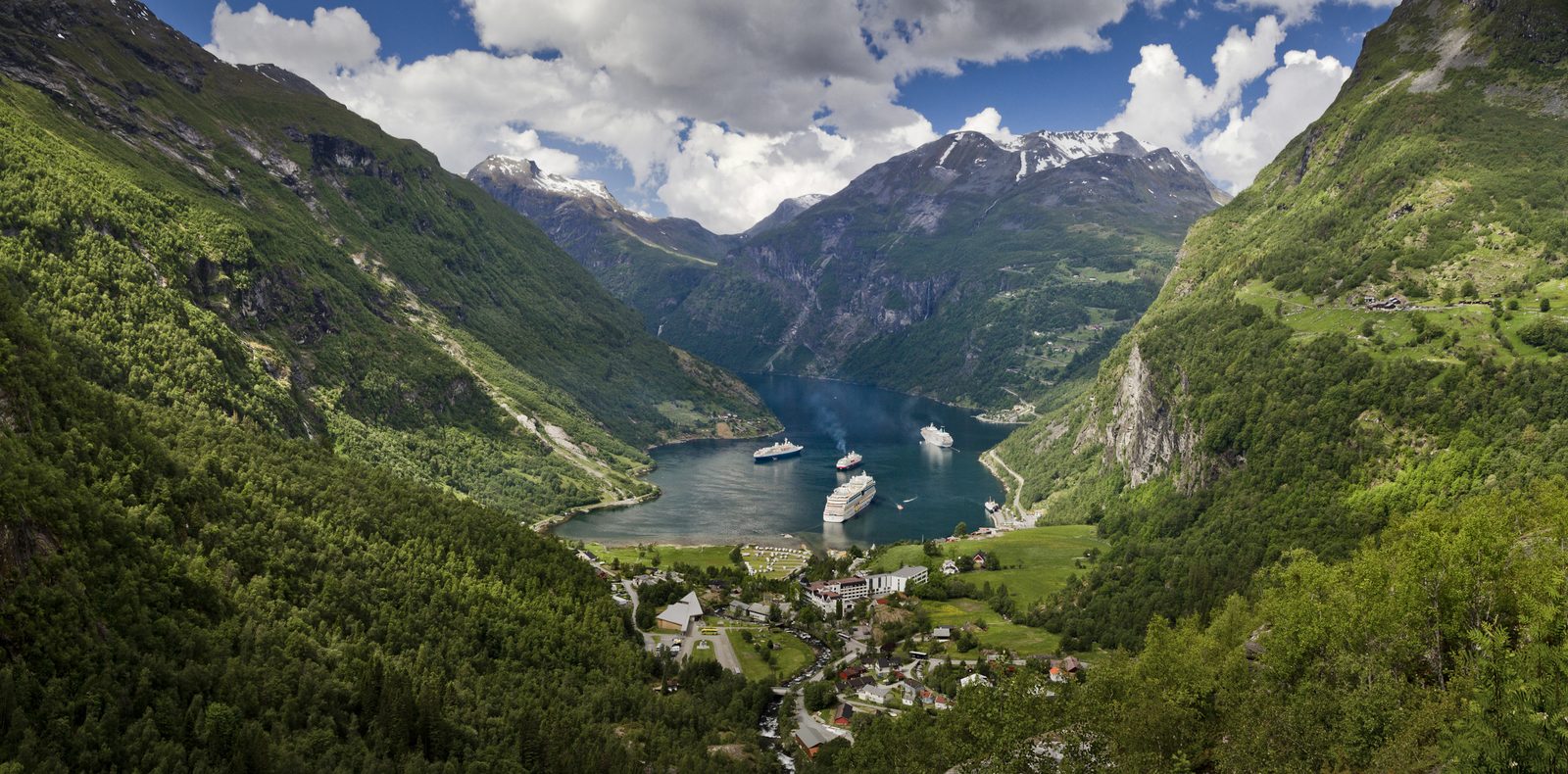 Flydalsjuvet viewpoint