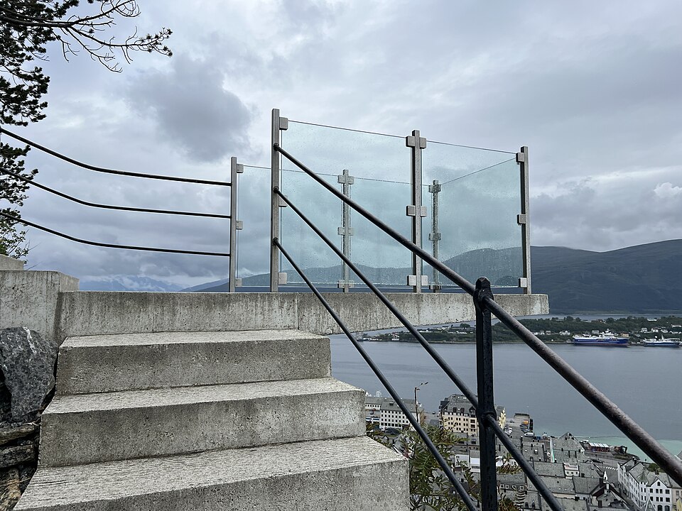Aksla Viewpoint
