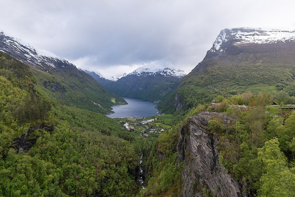 Flydalsjuvet Viewpoint
