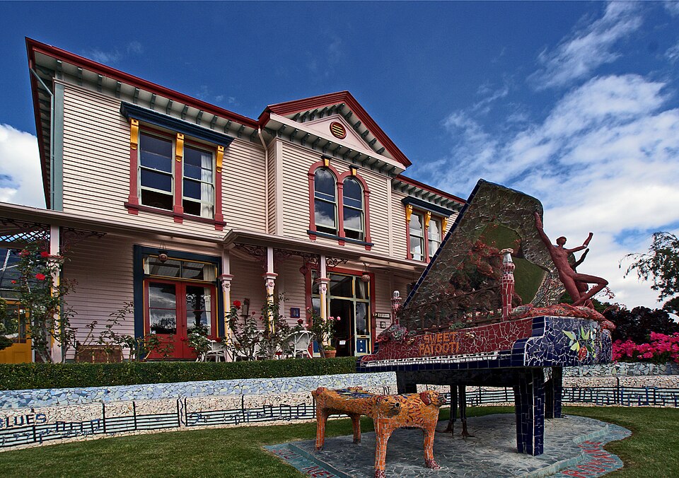 The Giants House